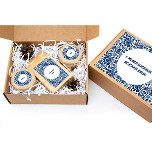 Набор «8 марта» с чаем, медом и джемом